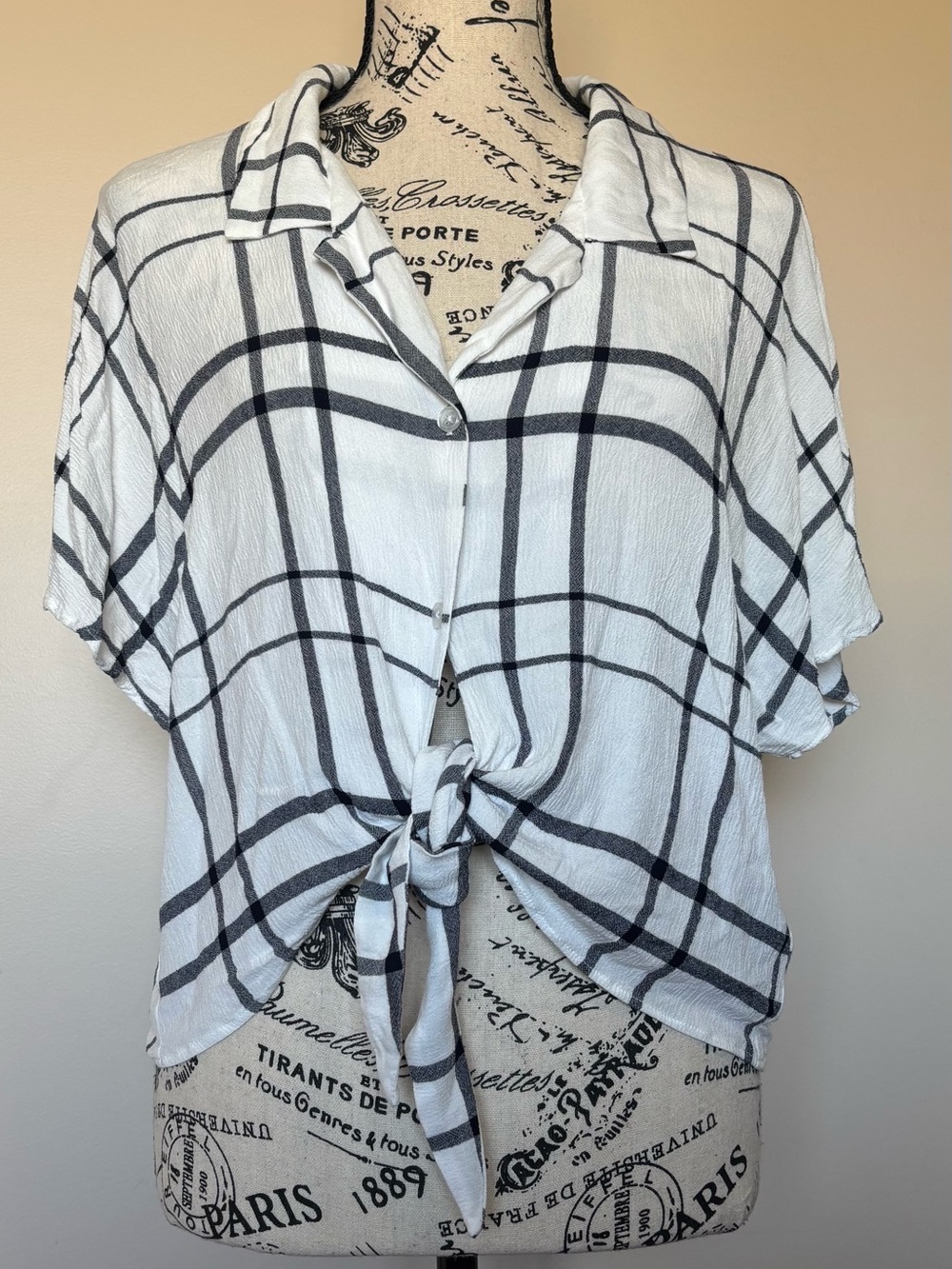 Silver Jeans Co cropped tie front top
